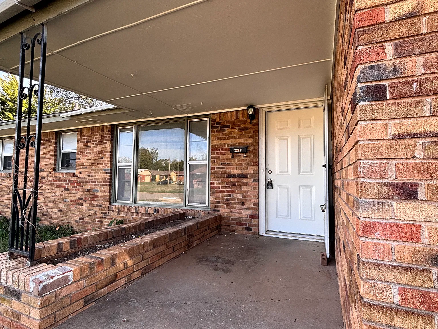 4 bed, 1100 sqft, $1,650 — Photo 1