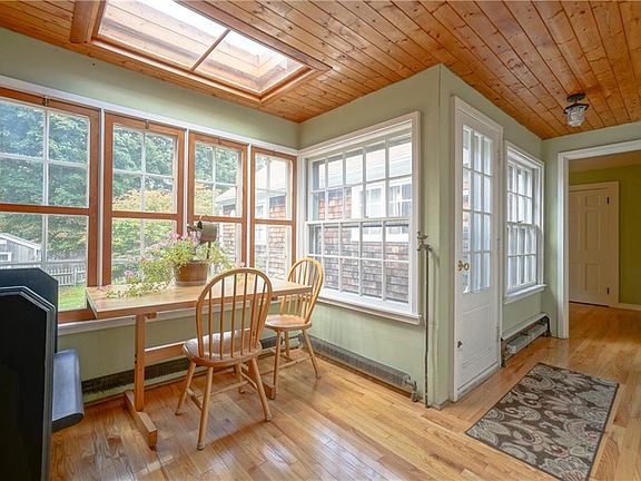5th image of 259 Dover Ave