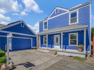 981 Kingwood St, Santa Rosa, CA 95401