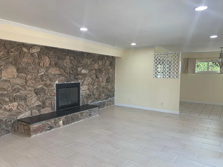 2023 Karen St — Photo 15