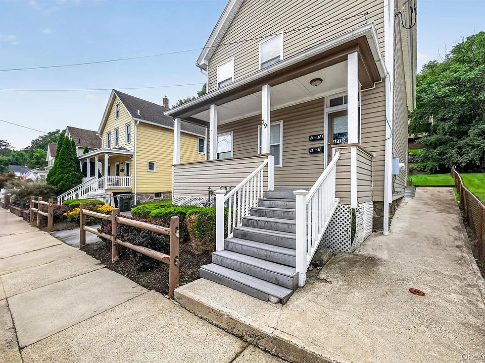 29 Fort Putnam St #1