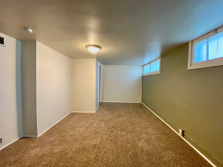 419 E Myrtle St #BASEMENT — Photo 4