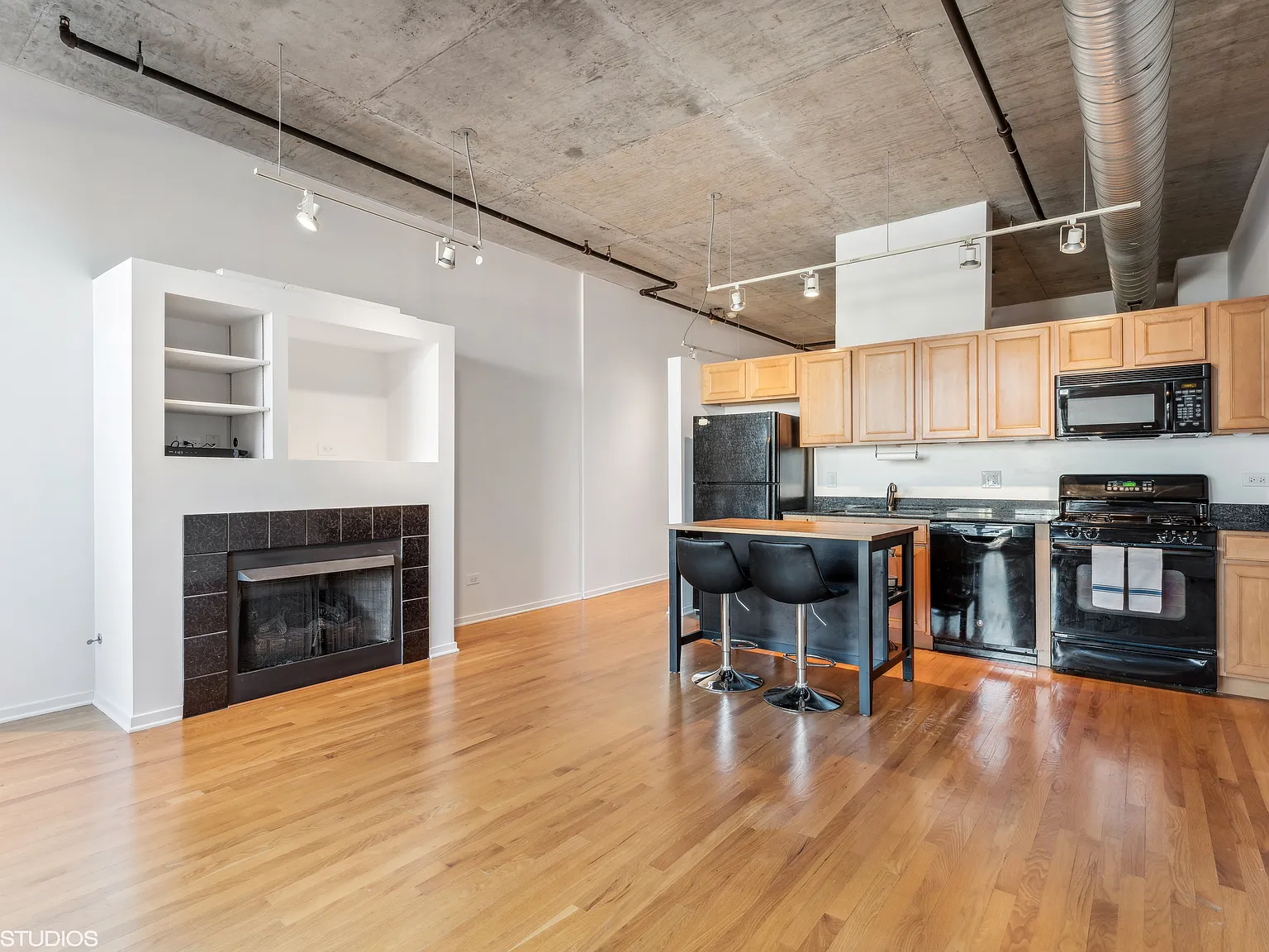 1 bed, 925 sqft, $2,800 — Photo 3