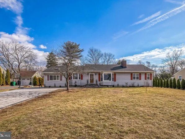 111 Ingleside Ave, Pennington, NJ 08534