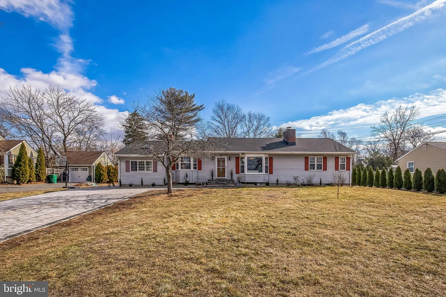 111 Ingleside Ave photo 1