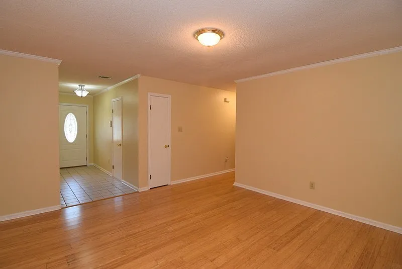 Columbia County 3 Bed/2 Bath w/ Fenced Back Yard — Photo 2