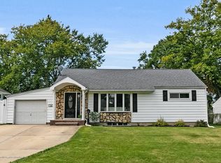 225 Crestview Dr, Middletown, NJ 07748