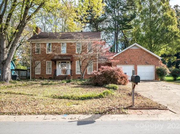 2807 Sloan Dr, Charlotte, NC 28208