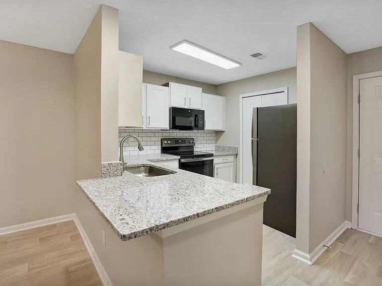 Westbury Mews Apartments — Photo 1
