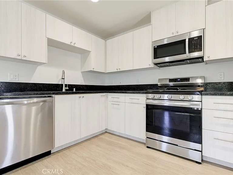 2641 Hermosa Ave #A — Photo 8