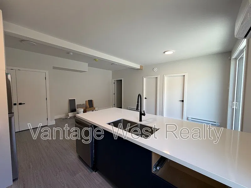 1 bed, 1.0 bath, $1,475 — Photo 2