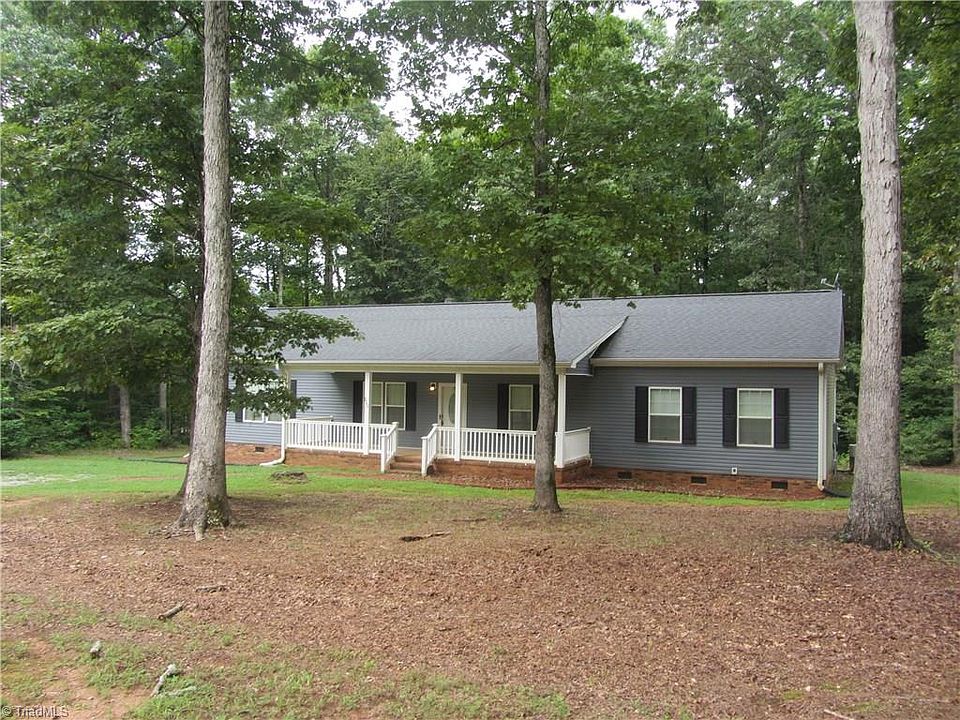 1st image of 225 Belleville Dr