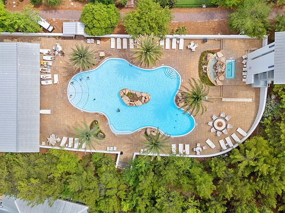 3rd image of 33 Emerald Beach Way