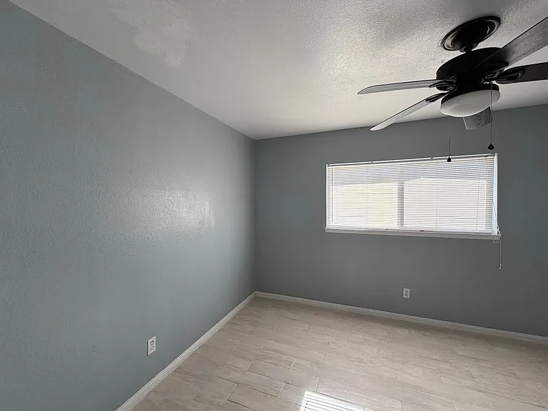 4309 Rosewall St — Photo 16