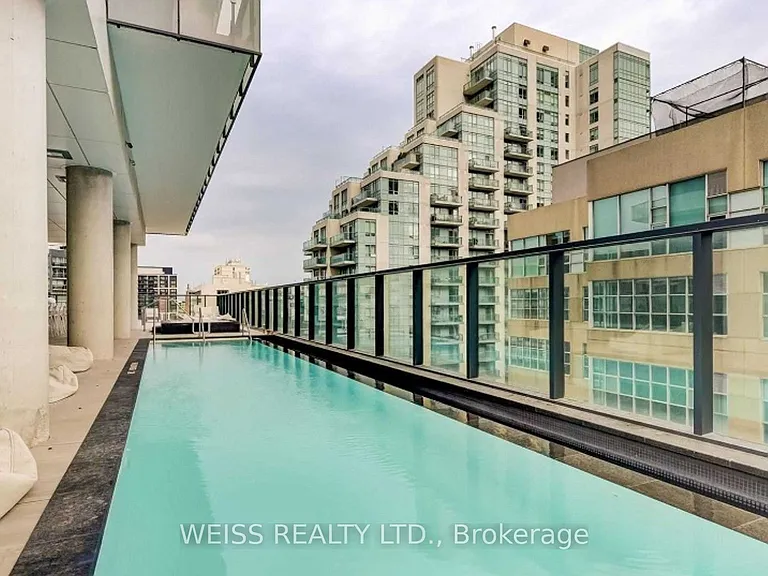 185 Roehampton Ave #520 — Photo 44