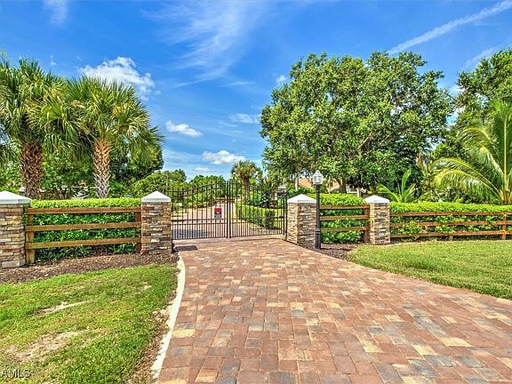 3rd image of 15920 Country Ct
