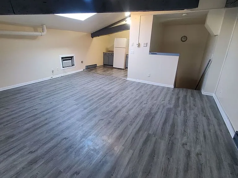 342-344 W. Main St (Commercial First Floor + 7 Apartments) — Photo 6