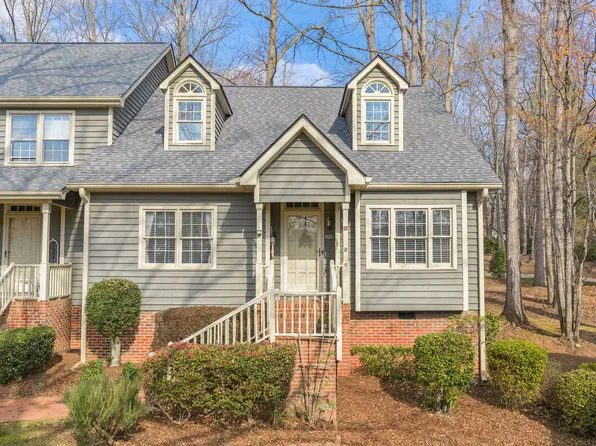 105 Loch Bend Ln, Cary, NC 27518