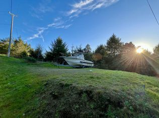 56 Beach Rd, Whitethorn, CA 95589