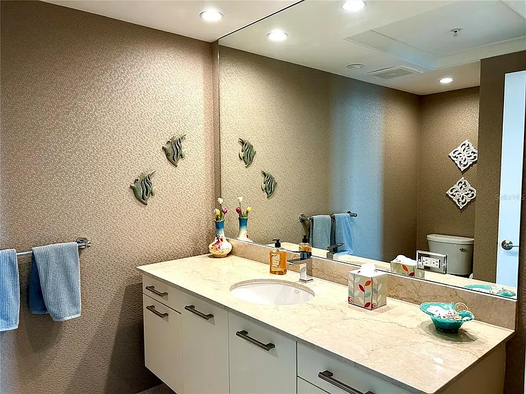 1350 Main St #1210 — Photo 24