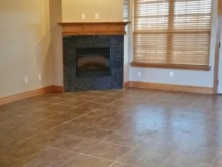 1026 NE Brown Rd — Photo 3