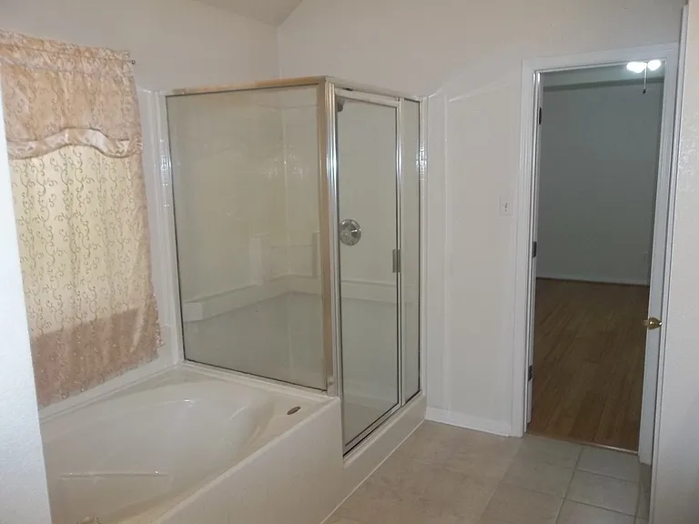2703 Kinney Dr — Photo 7