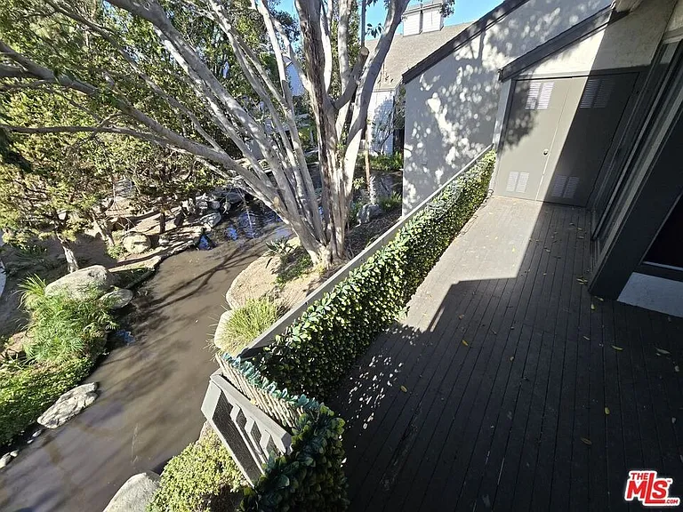 2522 W Macarthur Blvd #D — Photo 23