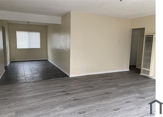 2nd image of 1326 W 103rd St
