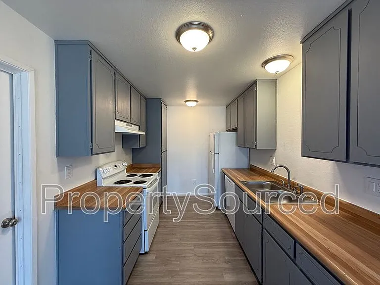 1944 Hickock Ct — Photo 12