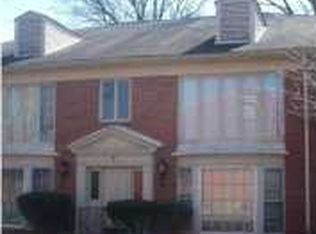 9 Dupont Way APT 4, Saint Matthews, KY 40207