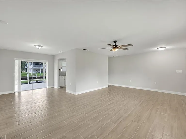 27150 Esther Dr — Photo 10