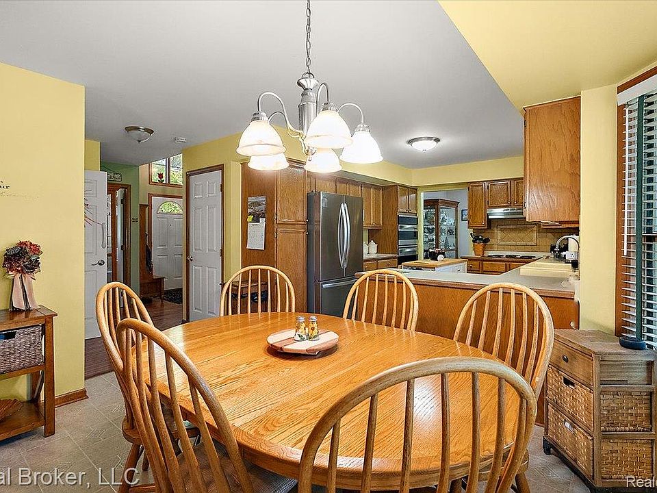 44744 Danbury Rd, photo 11