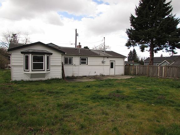 4th image of 4715 74th Pl NE