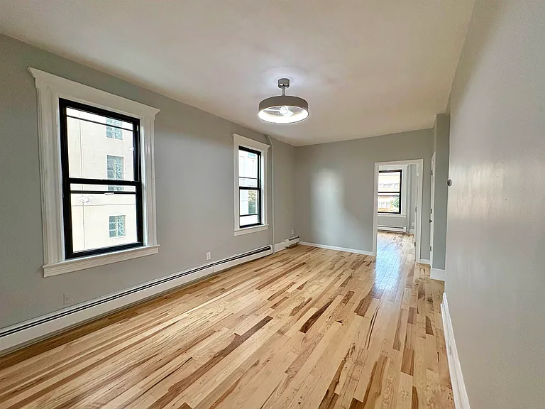 136 W 25th St #1 — Photo 1