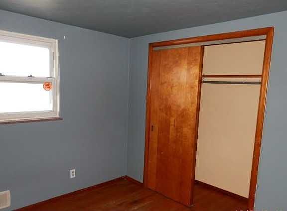 3rd image of 167 Crawford Ave