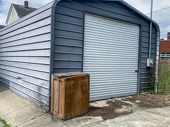 4th image of 440 Walnut St Lot 8-9