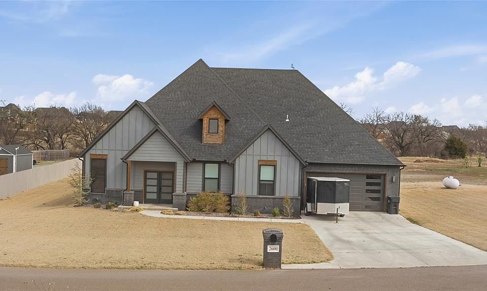 1st image of 2600 Hayfield Way