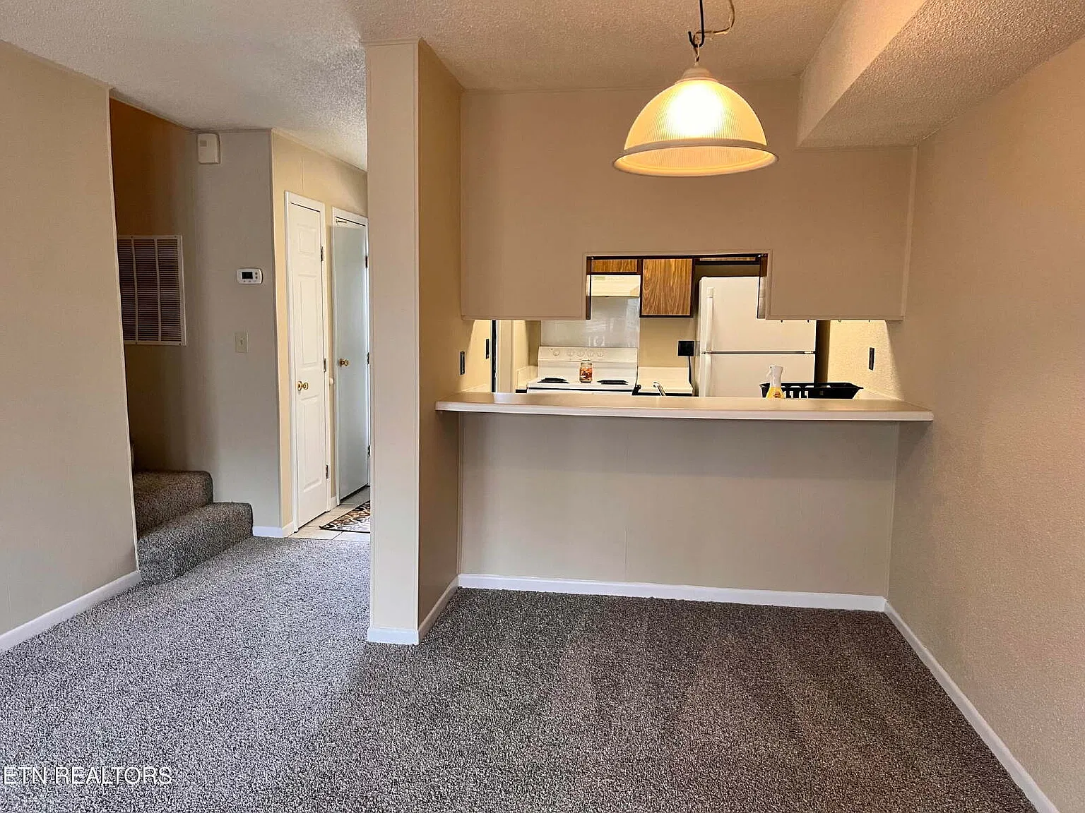 2 bed, 1.5 bath, 938 sqft, $1,200 — Photo 4