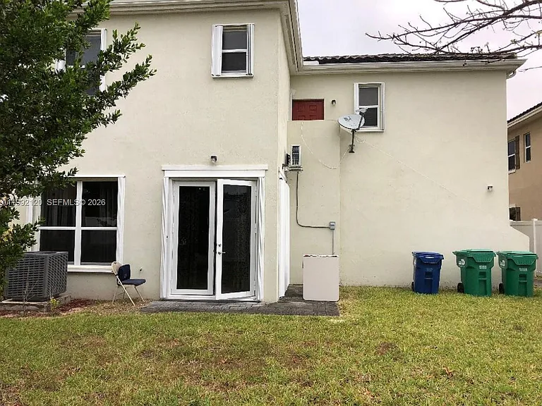 17000 SW 90th Ter — Photo 37