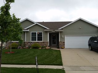 5912 Bethpage Cir SW, Cedar Rapids, IA 52404