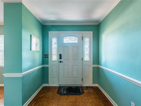 3rd image of 815 Eastover Cir