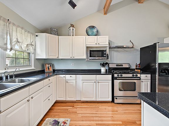 5th image of 20352 S Graceland Ln