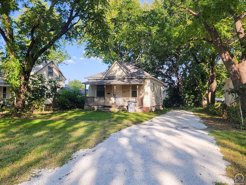2nd image of 1112 Exchange St