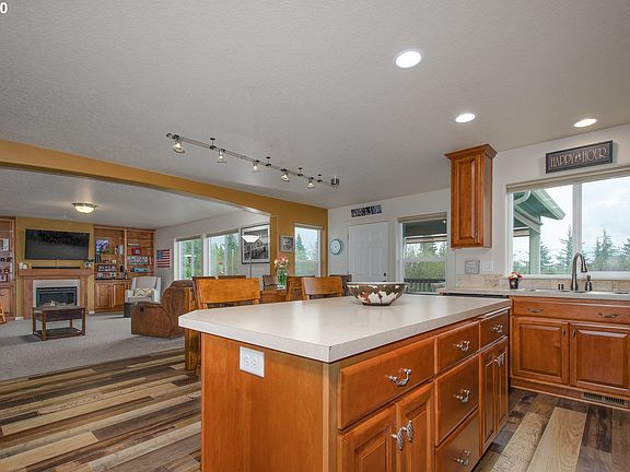 4th image of 4328 Elderberry St