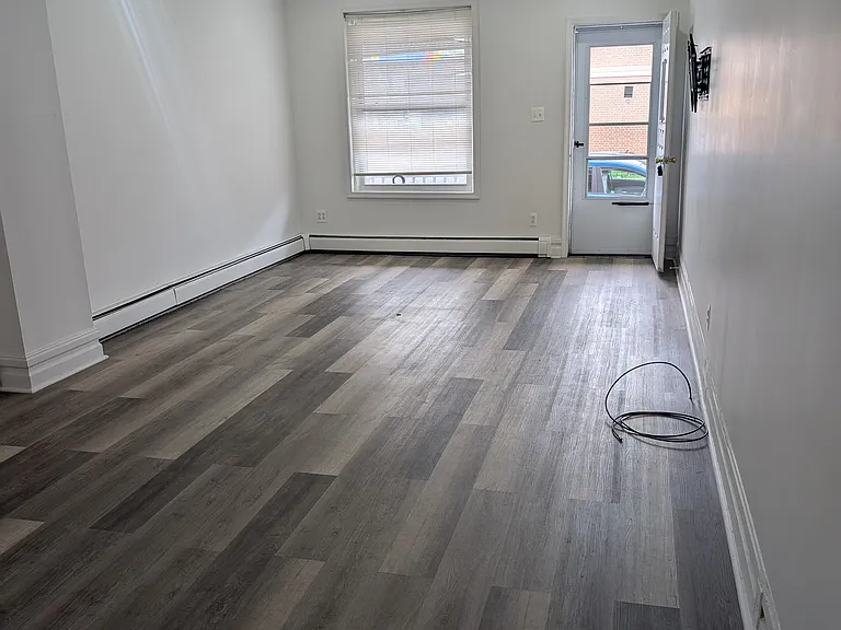 6 E Lawton St — Photo 3