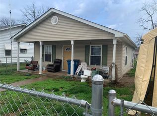 808 Spruce St, Bismarck, MO 63624
