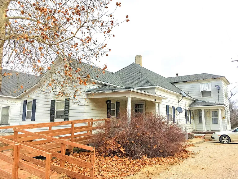 114 N Plum St. — Photo 1