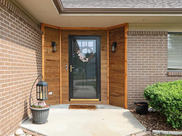 1545 Tamerisk Dr, Junction City, KS 66441