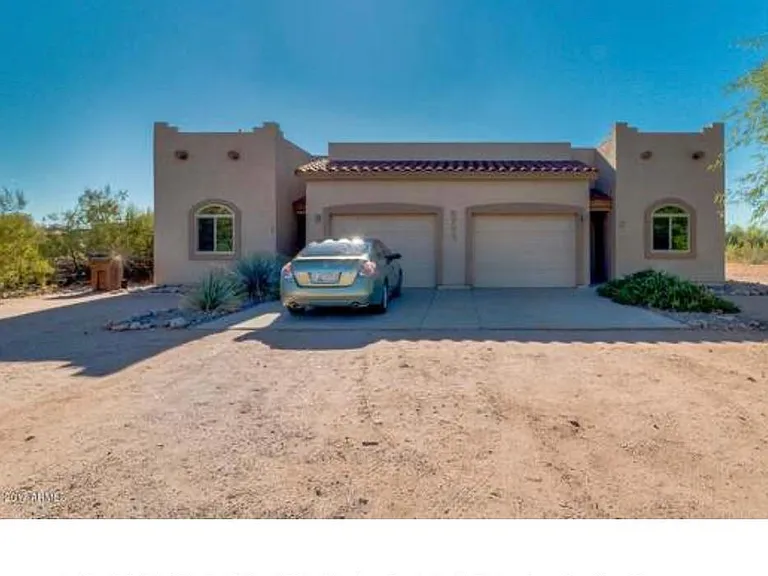 5753 S Estrella Rd #2 — Photo 2