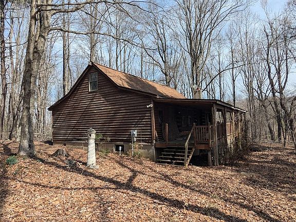 2nd image of 1704 Coles Knob Rd NE